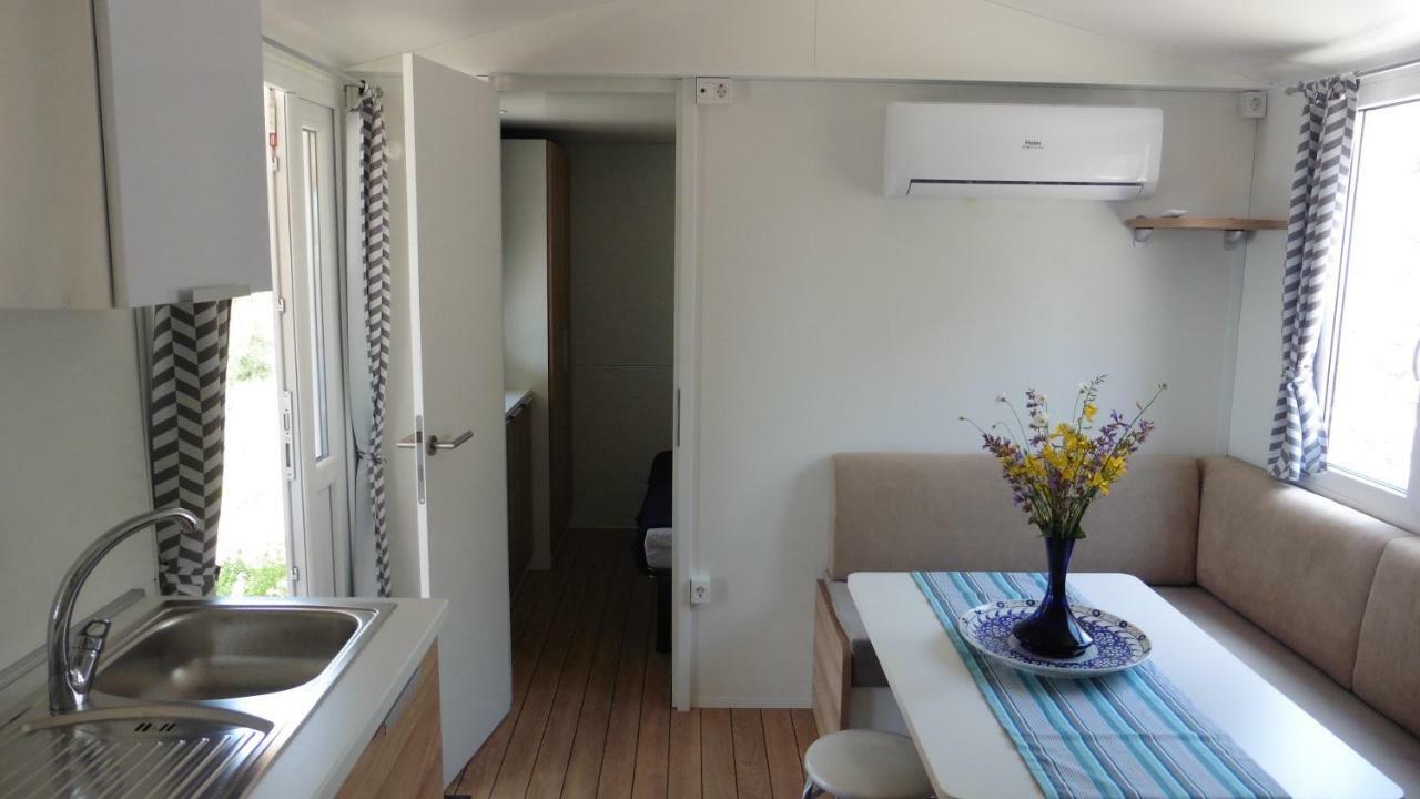 Kamp Lunga Hotell Jezera Exteriör bild