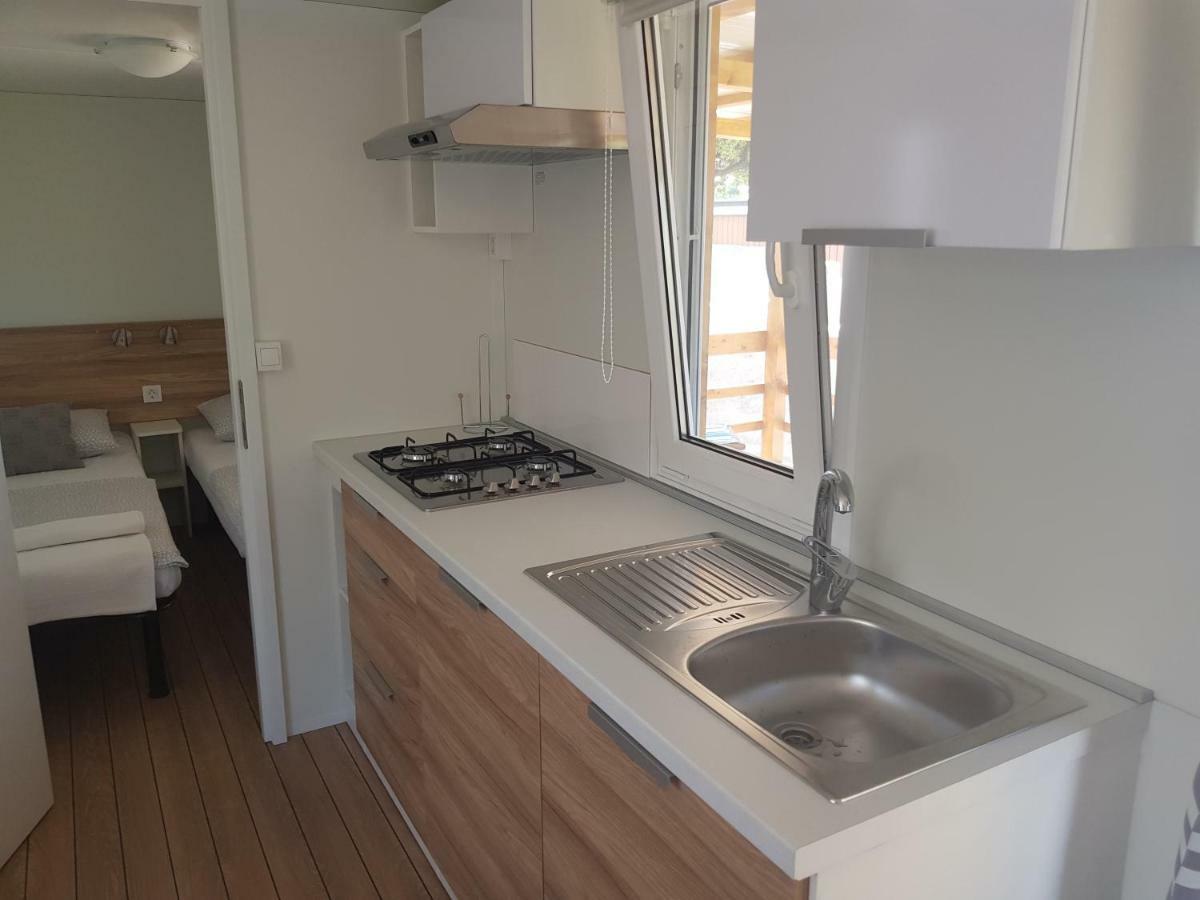 Kamp Lunga Hotell Jezera Exteriör bild